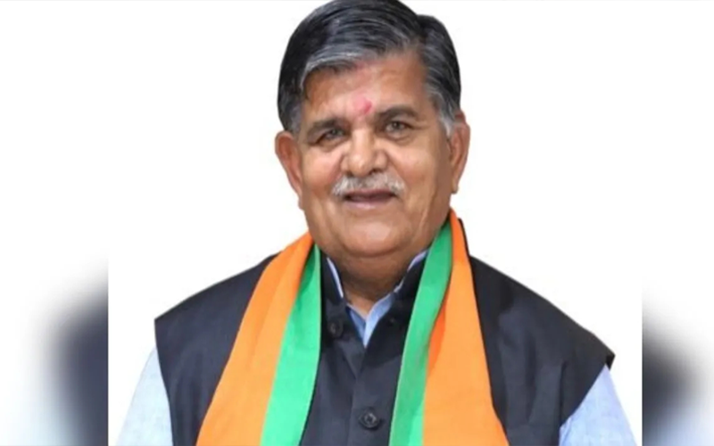 ਪ੍ਰਸ਼ਾਸਕ ਗੁਲਾਬ ਚੰਦ ਕਟਾਰੀਆ