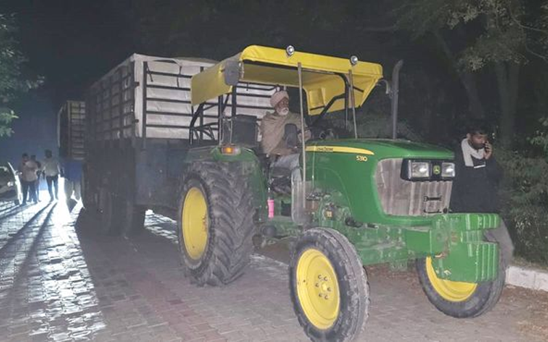 Patiala Helpclub News tractor carrying paddy from Rajasthan