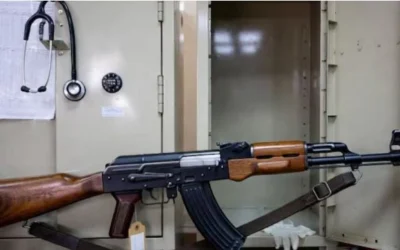 ਸਾਬਕਾ ਸਰਕਾਰੀ ਡਾਕਟਰ ਦੇ ਲਾਕਰ ਵਿਚੋਂ ਮਿਲੀ ਏ. ਕੇ. 47 ਰਾਈਫਲ