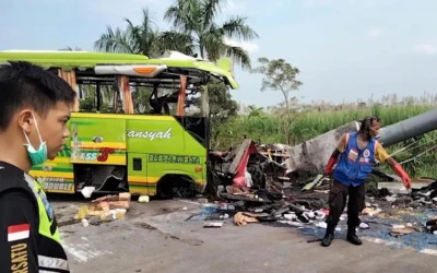 ਚੀਨੀ ਸੈਲਾਨੀਆਂ ਨੂੰ ਲਿਜਾ ਰਹੀ ਬਸ ਹੋਈ ਦੁਰਘਟਨਾਗ੍ਰਸਤ