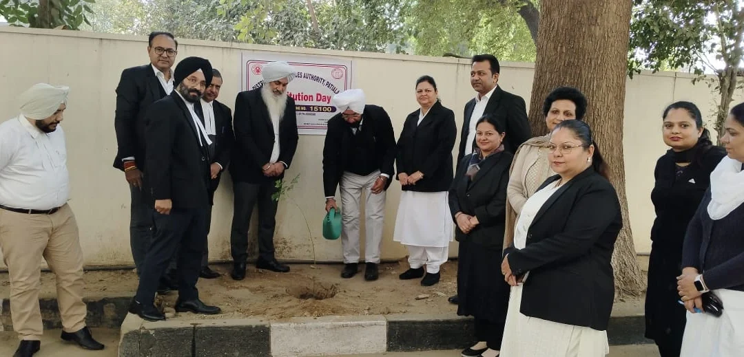 ਜਿ਼ਲ੍ਹਾ ਅਦਾਲਤੀ ਕੰਪਲੈਕਸ ਵਿਖੇ ਭਾਰਤ ਦਾ ਸੰਵਿਧਾਨ ਦਿਵਸ ਮਨਾਇਆ