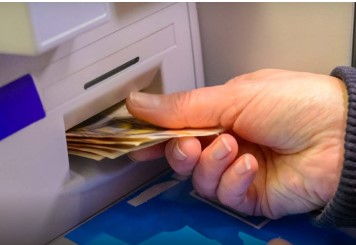 ਏ. ਟੀ. ਐਮ. ਮਸ਼ੀਨ ਵਿਚੋਂ ਪੈਸੇ ਚੋਰੀ ਕਰਨ ਦੀ ਕੋਸਿ਼ਸ਼ ਕਰਨ ਤੇ ਤਿੰਨ ਵਿਰੁੱਧ ਕੇਸ ਦਰਜ