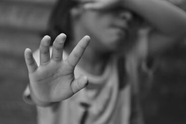 ਬੱਚੀ ਨਾਲ ਅਸਲੀਲ ਹਰਕਤ ਕਰਨ ਵਾਲੇ ਨੂੰ ਪੁਲਸ ਨੇ ਕਰਵਾਈ ਮੌਕੇ ਤੇ ਹੀ ਤੌਬਾ