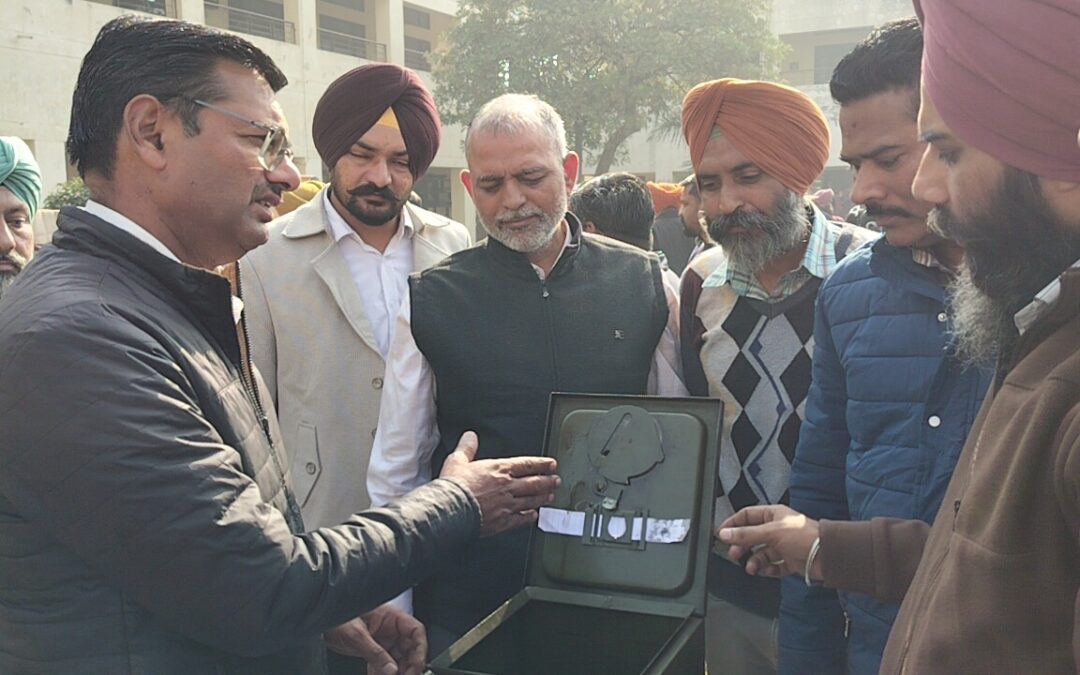 ਚੋਣ ਅਮਲੇ ਨੂੰ ਕਰਵਾਇਆ ਚੋਣ ਪ੍ਰਕ੍ਰਿਆ ਦੀਆਂ ਬਾਰੀਕੀਆਂ ਤੋਂ ਜਾਣੂ