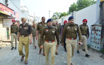 ਪੁਲਸ ਵੱਲੋਂ ਕੱਢਿਆ ਡੀ. ਆਈ. ਜੀ. ਚਹਿਲ ਦੀ ਅਗਵਾਈ ਹੇਠ ਫਲੈਗ ਮਾਰਚ