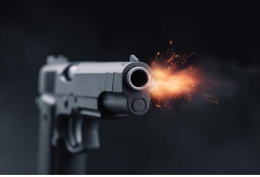 ਦੋਸਤਾਂ ਨੇ ਦੋ ਭਰਾਵਾਂ `ਤੇ ਗੋਲੀਬਾਰੀ ਕਰਕੇ ਉਤਾਰਿਆ ਇੱਕ ਨੂੰ ਮੌਤ ਦੇ ਘਾਟ