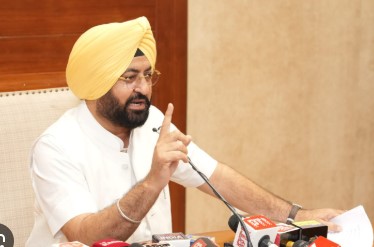 ਪੰਜਾਬ ਅਪਾਰਟਮੈਂਟ ਅਤੇ ਪ੍ਰਾਪਰਟੀ ਰੈਗੂਲੇਸ਼ਨ ਐਕਟ ਵਿੱਚ ਕੀਤੀ ਸੋਧ : ਮੁੰਡੀਆਂ 