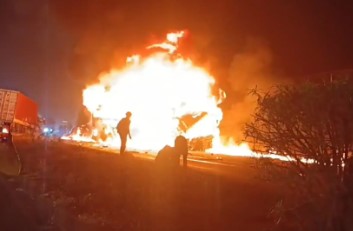 ਸਲੀਪਰ ਬੱਸ ਨੂੰ ਅੱਗ ਲੱਗਣ ਨਾਲ 10 ਲੋਕਾਂ ਦੀ ਮੌਤ