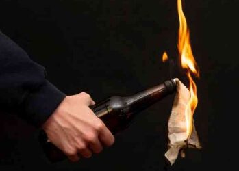 ਗਾਂਧੀ ਨਗਰ ਵਿਖੇ ਬਣੇ ਘਰ ਵਿਚ ਬਦਮਾਸ਼ਾਂ ਨੇ ਸੁੱਟੇ ਪੈਟਰੋਲ ਬੰਬ