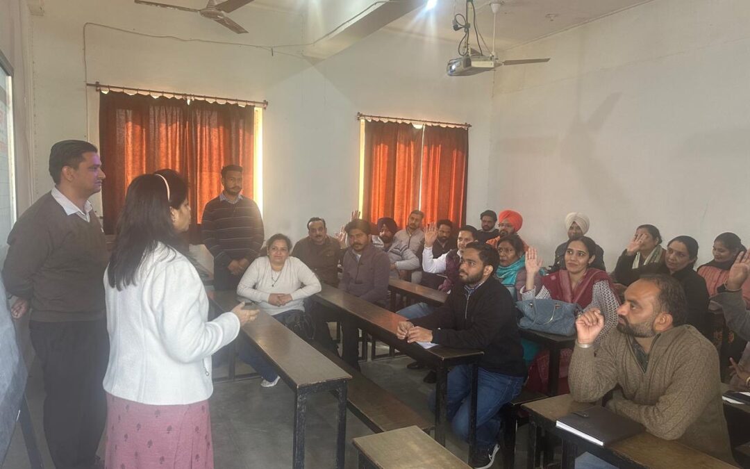 ਰਿਟਰਨਿੰਗ ਅਧਿਕਾਰੀਆਂ ਨੇ ਚੋਣ ਅਮਲੇ ਦੀ ਪਹਿਲੀ ਰਿਹਰਸਲ ਕਰਵਾਈ