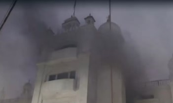 ਵਾਰਾਣਸੀ ਦੇ ਗੁਰੂ ਰਵਿਦਾਸ ਮਹਾਰਾਜ ਜੀ ਦੇ ਮੰਦਰ `ਚ ਲੱਗੀ ਭਿਆਨਕ ਅੱਗ