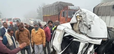 ਟਰੱਕ ਦੇ ਕਾਰ ਨੂੰ ਟੱਕਰ ਮਾਰਨ ਕਾਰਨ ਚਾਰ ਲੋਕਾਂ ਦੀ ਹੋਈ ਮੌਤ