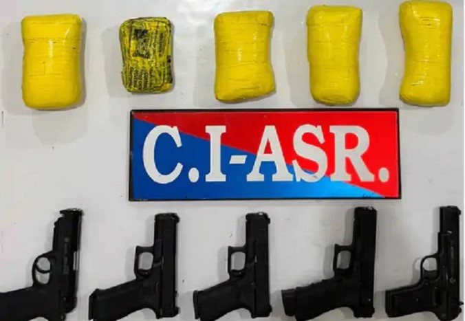 ਪੁਲਸ ਨੇ ਕੀਤਾ ਨਸ਼ੇ ਤੇ ਹਥਿਆਰਾਂ ਦੀ ਤਸਕਰੀ ਕਰਨ ਵਾਲਿਆਂ ਦਾ ਪਰਦਾਫਾਸ਼