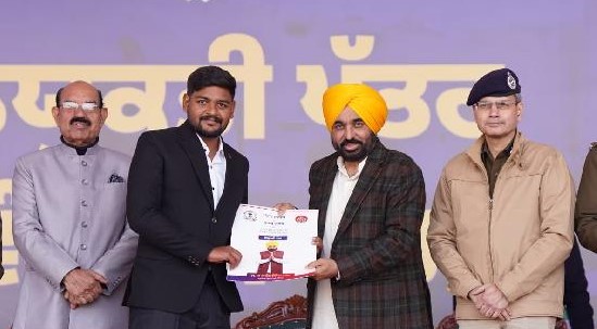 ਪੰਜਾਬ ਪੁਲਸ ਵਿਚ ਨਵੇਂ 1,746 ਕਾਂਸਟੇਬਲਾਂ ਨੂੰ ਸੌਂਪੇ ਨਿਯੁਕਤੀ-ਪੱਤਰ