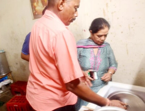 ਤਿਉਹਾਰਾਂ ਦੇ ਮੱਦੇਨਜ਼ਰ ਜ਼ਿਲ੍ਹਾ ਫੂਡ ਸੇਫਟੀ ਟੀਮਾਂ ਵੱਲੋਂ ਲਗਾਤਾਰ ਚੈਕਿੰਗ ਜਾਰੀ