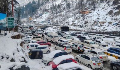 เจธเจฟเจผเจฎเจฒเจพ เจ
เจคเฉ เจฎเจจเจพเจฒเฉ เจตเจฟเฉฑเจ เจนเฉ เจฐเจนเฉ เจญเจพเจฐเฉ เจฌเจฐเจซเจผเจฌเจพเจฐเฉ เจจเฉ เจ เจพเจฐเฉ เจฒเฉเจ