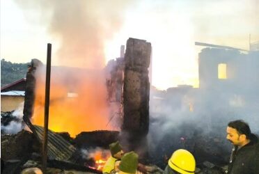 ਹਿਮਾਚਲ ਪ੍ਰਦੇਸ਼ ਦੇ ਸਿਰਮੌਰ ਜਿ਼ਲੇ ਦੇ ਨੌਹਰਾਧਰ ਖੇਤਰ ਵਿਚ ਲੱਗ ਭਿਆਨਕ ਅੱਗ