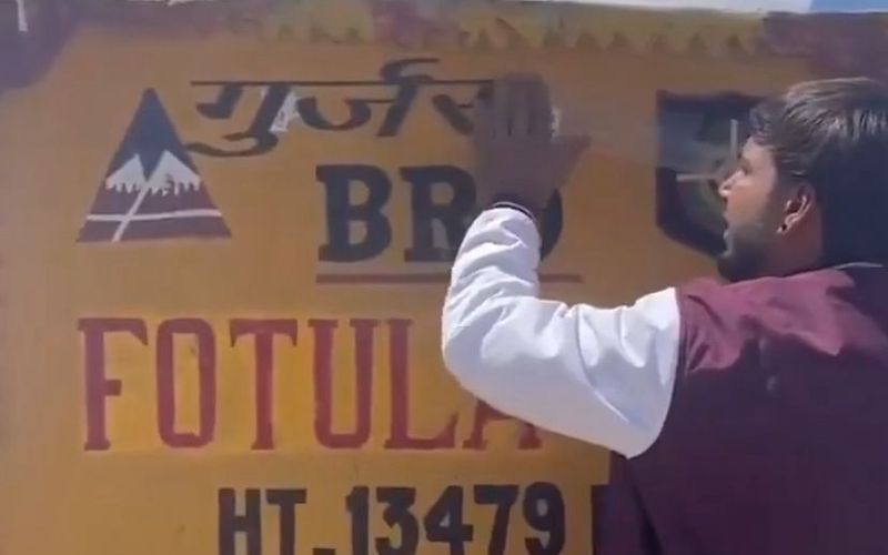 Haryana Tourist Pastes ‘Gurjar’ Sticker on BRO Sign at 13,479 ft; Faces Backlash