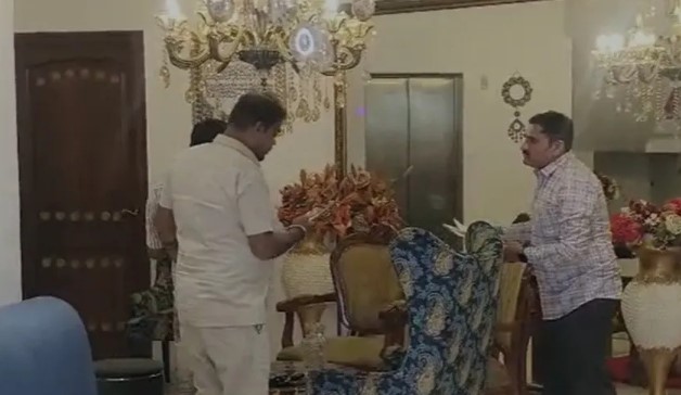 ਕਰਨਾਟਕ `ਚ ਮੰਤਰੀ ਦੇ ਕਰੀਬੀ ਕੋਲ 14.38 ਕਰੋੜ ਰੁਪਏ ਦੀ ਜਾਇਦਾਦ