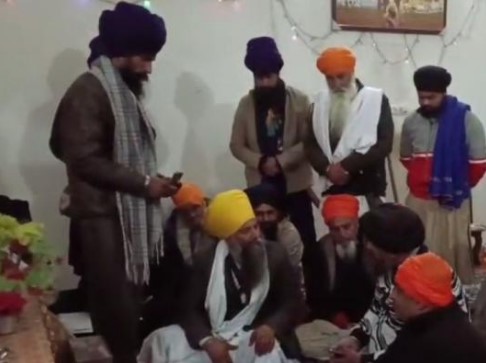 ਸ੍ਰੀ ਗੁਰੂ ਗ੍ਰੰਥ ਸਾਹਿਬ ਜੀ ਦੇ ਅੰਗਾਂ ਦੀ ਬੇਅਦਬੀ ਕਾਰਨ ਮਾਹੌਲ ਹੋਇਆ ਤਣਾਅਪੂਰਨ