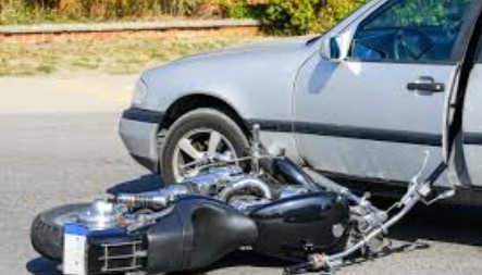 ਸੜਕ ਹਾਦਸੇ ਵਿਚ ਮੋਟਰਸਾਈਕਲ ਸਵਾਰ ਇਕ ਨੌਜਵਾਨ ਦੀ ਮੌਤ ਦੂਸਰਾ ਜ਼ਖ਼ਮੀ