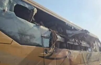 ਬਸ ਦੇ ਟਰਾਲੇ ਨਾਲ ਟਕਰਾਉਣ ਕਾਰਨ ਹੋਈ ਕਈਆਂ ਦੀ ਮੌਤ ਤੇ ਕਈ ਜ਼ਖ਼ਮੀ