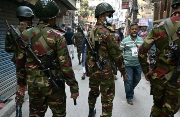 ਵੋਟਿੰਗ ਦੌਰਾਨ ਬੰਗਲਾਦੇਸ਼ ’ਚ ਵੋਟਿੰਗ ਸੈਂਟਰ ਦੇ ਬਾਹਰ ਹੋਏ ਧਮਾਕੇ