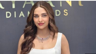 ਗੈਂਗਸਟਰਾਂ ਨੇ ਹਿਮਾਂਸ਼ੀ ਖੁਰਾਣਾ ਨੂੰ ਜਾਨੋਂ ਮਾਰਨ ਦੀ ਧਮਕੀ ਦੇ ਮੰਗੇ ਕਰੋੜਾਂ