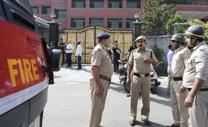 ਚੰਡੀਗੜ੍ਹ ਦੇ ਵੱਖ-ਵੱਖ ਸਰਕਾਰੀ ਅਦਾਰਿਆਂ ਨੂੰ ਦਿੱਤੀ ਬੰਬ ਨਾਲ ਉਡਾਉਣ ਦੀ ਧਮਕੀ