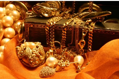 ਕੇਰਲ `ਚ ਕੌਡਿਆਰ ਮਹਿਲ `ਚੋਂ 2 ਕਰੋੜ ਰੁਪਏ ਦੇ ਗਹਿਣੇ ਚੋਰੀ