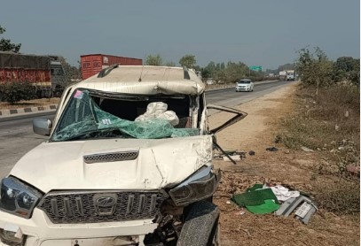 ਵਿਆਹ ਤੋਂ ਵਾਪਸ ਆ ਰਹੀ ਕਾਰ ਹੋਈ ਸੜਕ ਹਾਦਸੇ ਦਾ ਸਿ਼ਕਾਰ