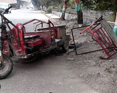 ਕਾਰ ਦੇ ਈ-ਰਿਕਸ਼ਾ ਨੂੰ ਟੱਕਰ ਮਾਰਨ ਕਾਰਨ ਦੋ ਦੀ ਮੌਤ ਪੰਜ ਜਖਮੀ