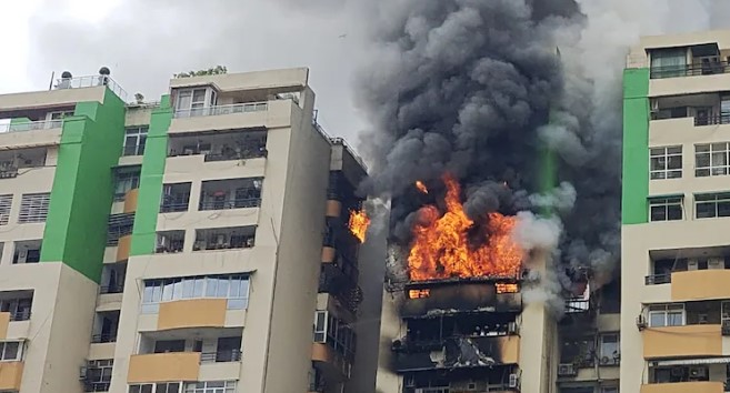 ਰਿਹਾਇਸ਼ੀ ਬਿਲਡਿੰਗ ਵਿਚ ਭਿਆਨਕ ਅੱਗ ਲੱਗਣ ਕਾਰਨ ਫੈਲੀ ਦਹਿਸ਼ਤ