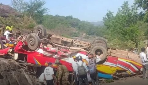 ਜੰਮੂ ਤੋਂ ਸ੍ਰੀਨਗਰ ਜਾ ਰਹੀ ਬਸ ਦੇ 100 ਫੁੱਟ ਹੇਠਾਂ ਡਿੱਗਣ ਕਾਰਨ ਕਈਆਂ ਦੀਆਂ ਮੌਤ
