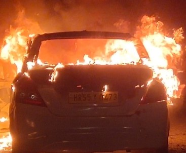 ਚਲਦੀ ਕਾਰ ਵਿਚ ਅੱਗ ਲੱਗਣ ਕਾਰਨ ਪੰਜ ਹੋਏ ਸੜ ਕੇ ਸੁਆਹ