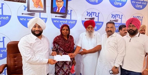 ਵਿਧਾਇਕ ਕੁਲਵੰਤ ਸਿੰਘ ਨੇ ਵੰਡੇ ਸਰਪੰਚਾਂ ਨੂੰ ਵਿਕਾਸ ਕਾਰਜਾਂ ਦੇ ਚੈਕ