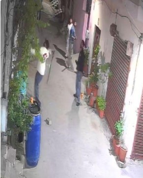 ਦੋ ਧੜਿਆਂ ਵਿਚਕਾਰ ਪੁਰਾਣੀ ਰੰਜਸ਼ ਨੂੰ ਲੈ ਕੇ ਚੱਲੀਆਂ ਠਾ-ਠਾ ਕਰਕੇ ਗੋਲੀਆਂ