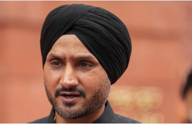 ਸਾਬਕਾ ਕ੍ਰਿਕਟਰ ਹਰਭਜਨ ਸਿੰਘ ਸੁਰੱਖਿਆ ਦੀ ਮੰਗ ਲੈ ਕੇ ਪਹੁੰਚੇ ਹਾਈ ਕੋਰਟ