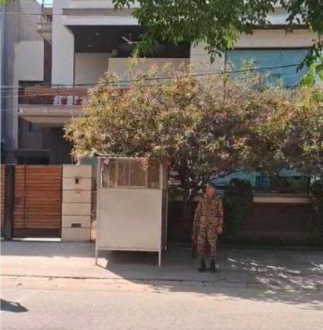 ਸਾਬਕਾ ਡੀ. ਆਈ. ਜੀ. ਭੁੱਲਰ ਦੇ ਘਰ ਈ. ਡੀ. ਦੀਆਂ ਟੀਮਾਂ ਪਹੁੰਚੀਆਂ