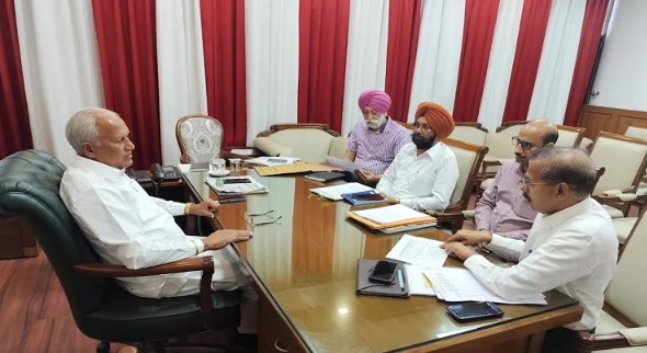 ਕੈਬਨਿਟ ਮੰਤਰੀ ਬਰਿੰਦਰ ਗੋਇਲ ਨੇ ਕੀਤੀ ਵੱਖ-ਵੱਖ ਵਿਭਾਗਾਂ ਦੀ ਮੀਟਿੰਗ