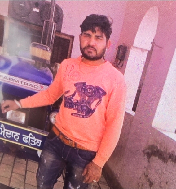 ਪਿੰਡ ਧਾਰੋਂਕੀ ਦੇ ਨੌਜਵਾਨ ਦਾ ਖੇਤਾ ਵਿਚ ਤੇਜਧਾਰ ਹਥਿਆਰਾਂ ਨਾਲ ਕਤਲ