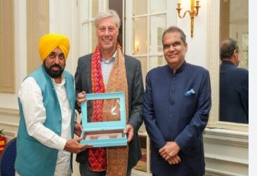 ਮੁੱਖ ਮੰਤਰੀ ਮਾਨ ਨੇ ਫਲੋਰਿਸ ਨੂੰ ਦਿੱਤਾ ਪੰਜਾਬ ਆਉਣ ਦਾ ਸੱਦਾ
