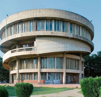 ਡੀ. ਸੀ. ਦਫ਼ਤਰ ਤੇ ਪੰਜਾਬ ਯੂਨੀਵਰਸਿਟੀ ਨੂੰ ਮਿਲੀ ਬੰਬ ਨਾਲ ਉਡਾਉਣ ਦੀ ਧਮਕੀ