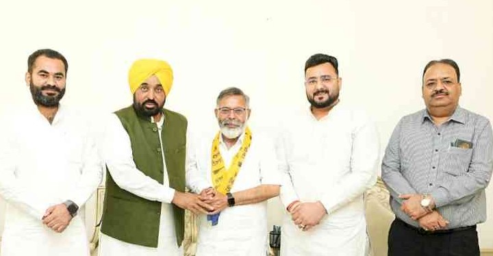 ਮੁੱਖ ਮੰਤਰੀ ਨੇ ਕਰਵਾਈ ਭਾਜਪਾ ਆਗੂ ਦੀ ਆਪ ਵਿਚ ਸ਼ਮੂਲੀਅਤ