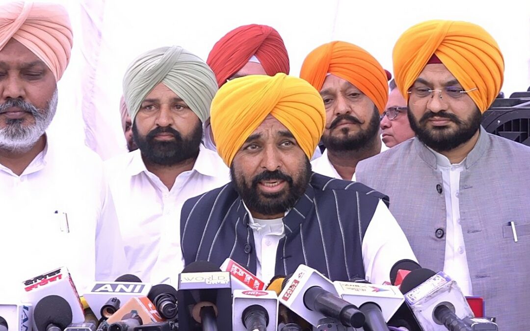 ਦੇਸ਼ ਨੂੰ ਜਾਣ-ਬੁੱਝ ਕੇ ਅਣ-ਐਲਾਨੇ ਲਾਕਡਾਊਨ ਵੱਲ ਧੱਕਿਆ ਜਾ ਰਿਹੈ : ਮਾਨ
