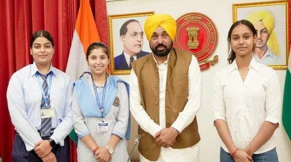 ਕੁੜੀਆਂ ਸਿੱਖਿਆ ਦੇ ਪੁਨਰ ਸੁਰਜੀਤੀ ਵਿੱਚ ਮੋਹਰੀ ਹਨ : ਮੁੱਖ ਮੰਤਰੀ