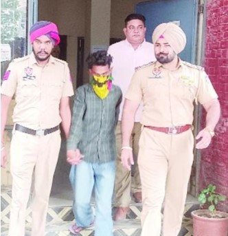 ਪ੍ਰੇਮਿਕਾ ਨੇ ਕੀਤਾ ਪ੍ਰਵਾਸੀ ਪ੍ਰੇਮੀ ਨਾਲ ਮਿਲ ਕੇ ਆਪਣੇ ਹੀ ਪਿਤਾ ਦਾ ਕਤਲ