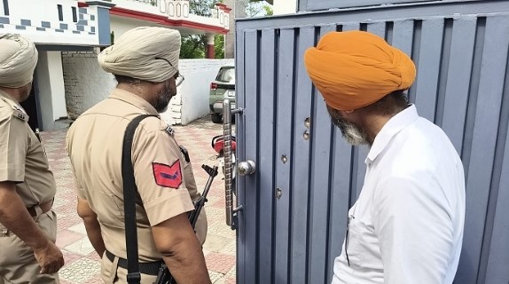 ਫਿਰੌਤੀ ਦੀ ਮੰਗ ਨੂੰ ਲੈ ਕੇ ਅਣਪਛਾਤੇ ਵਿਅਕਤੀਆਂ ਨੇ ਕੀਤੀ ਗੋਲੀਬਾਰੀ