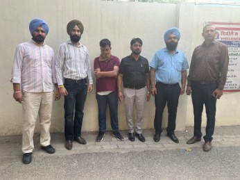 ਸਹਾਇਕ ਰਜਿਸਟਰਾਰ ਸਹਿਕਾਰੀ ਸਭਾਵਾਂ 1 ਲੱਖ ਰੁਪਏ ਰਿਸ਼ਵਤ ਲੈਂਦਾ ਕਾਬੂ