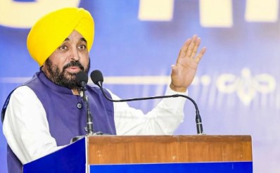 ਢੀਂਗਰਾ ਦੀ ਕੁਰਬਾਨੀ ਕਰੇਗੀ ਪੀੜ੍ਹੀਆਂ ਨੂੰ ਦੇਸ਼ ਹਿੱਤ ਲਈ ਪ੍ਰੇਰਿਤ : ਮਾਨ